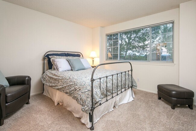 Building Photo - Spacious and Serene Home with Ideal Location near Parks, Trails, and Schools!