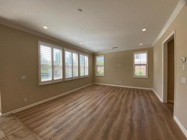Building Photo - 3 bedroom in Irvine CA 92620