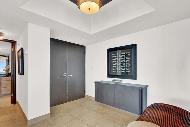 Building Photo - 5510 N Ocean Dr