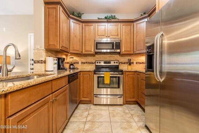Building Photo - 1500 E Pusch Wilderness Dr