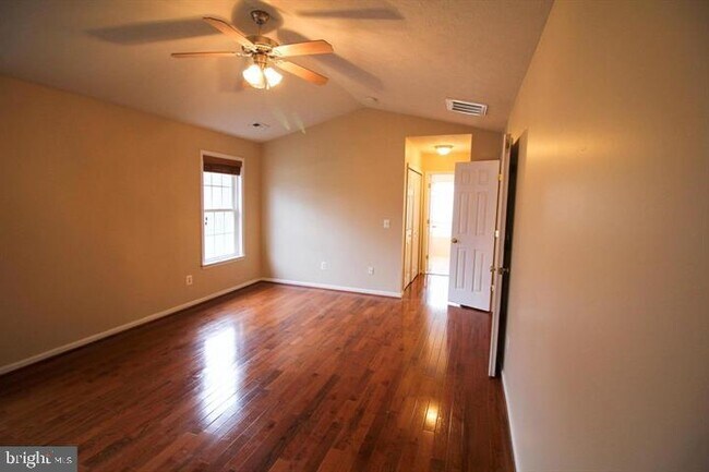 Building Photo - 35382 Gosling Ln