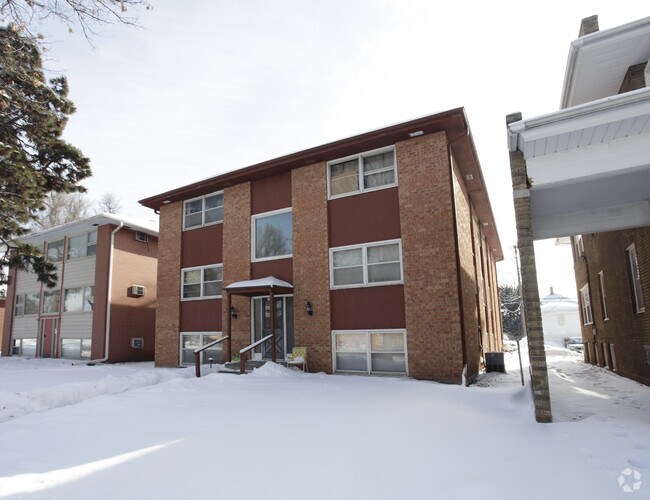 Building Photo - 1221 D St