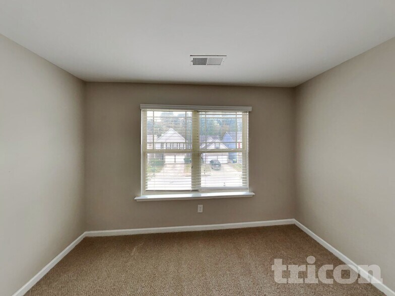 Building Photo - 147 Southwind Ln