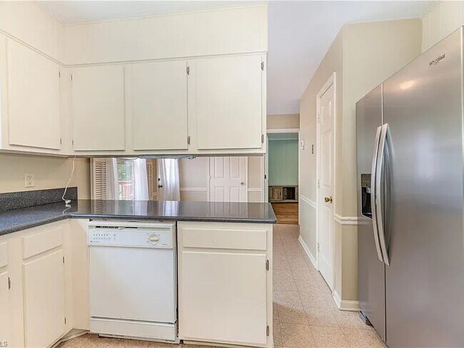 Building Photo - Earn Wealth While Leasing - Like a Homeown...