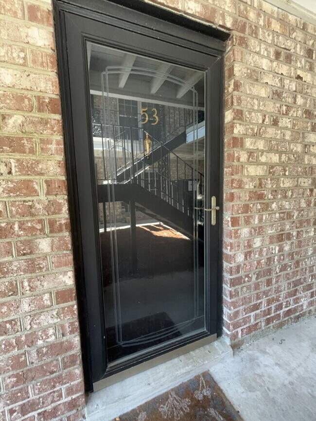 Primary Photo - 650 Cornell St