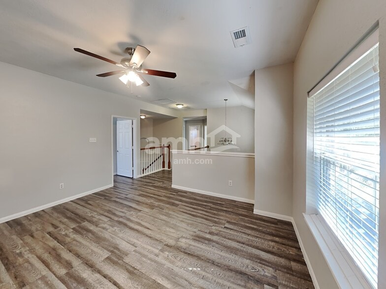 Building Photo - 17826 Camden Oaks Ln