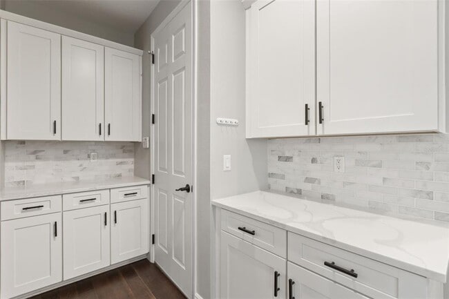 Building Photo - 8507 Geddes Loop