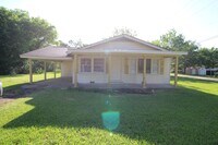 Building Photo - 400 N Waldrip St