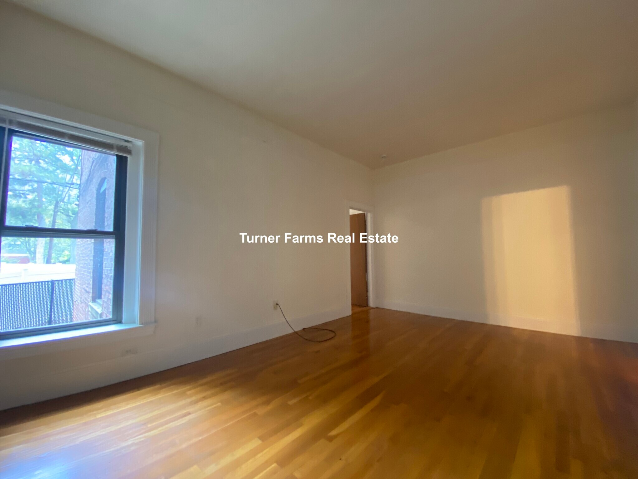 Building Photo - 1386A Beacon St