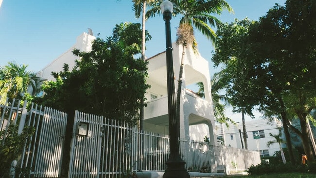 Building Photo - 747 4th St