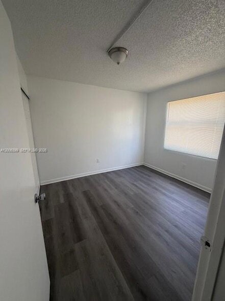 Building Photo - 20800 NE 8th Ct