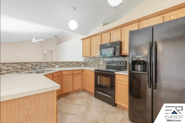 Building Photo - 28 Powder Horn Dr