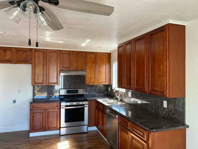 Building Photo - 100 Novato Dr