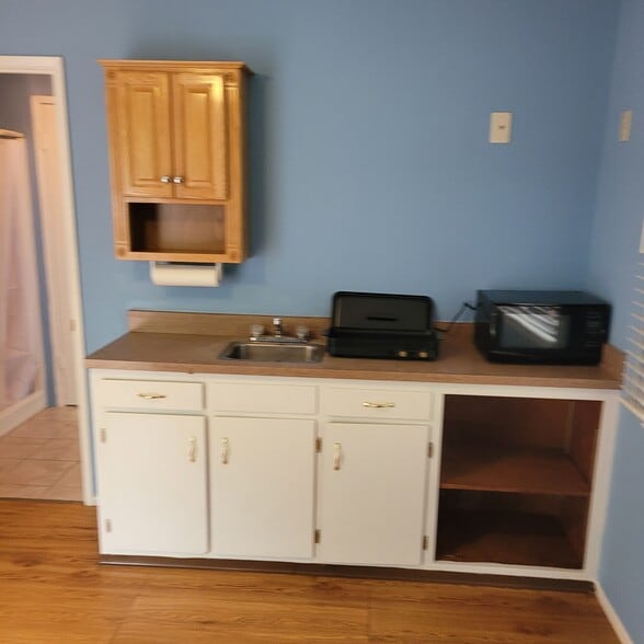 Building Photo - 1726 Crescent Dr