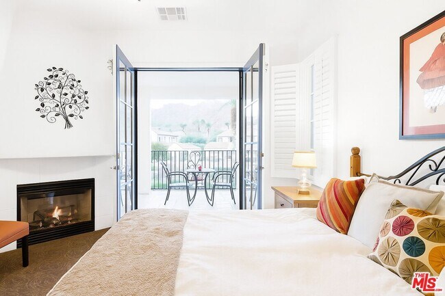 Building Photo - 77709 Tradition Dr