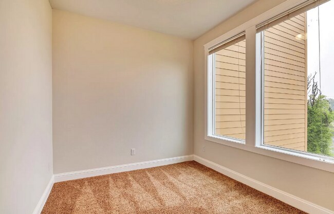 Building Photo - This Gorgeous Townhome has 3 Bedrooms, 3 1...
