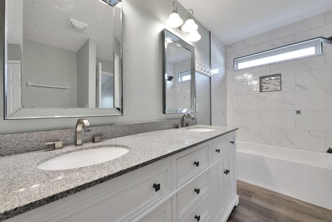 Building Photo - 1080 Mastell Dr