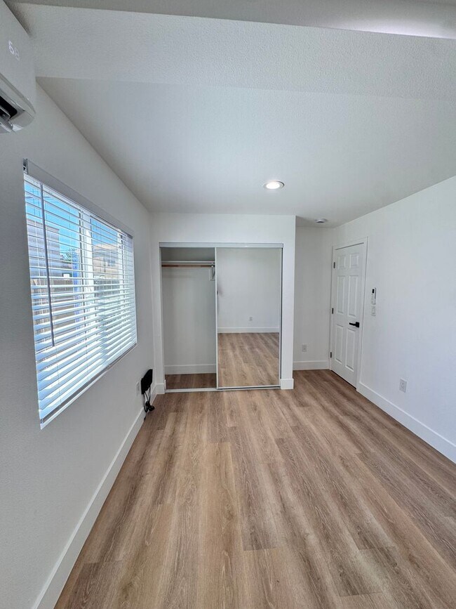 Building Photo - 3781 Green - Grn