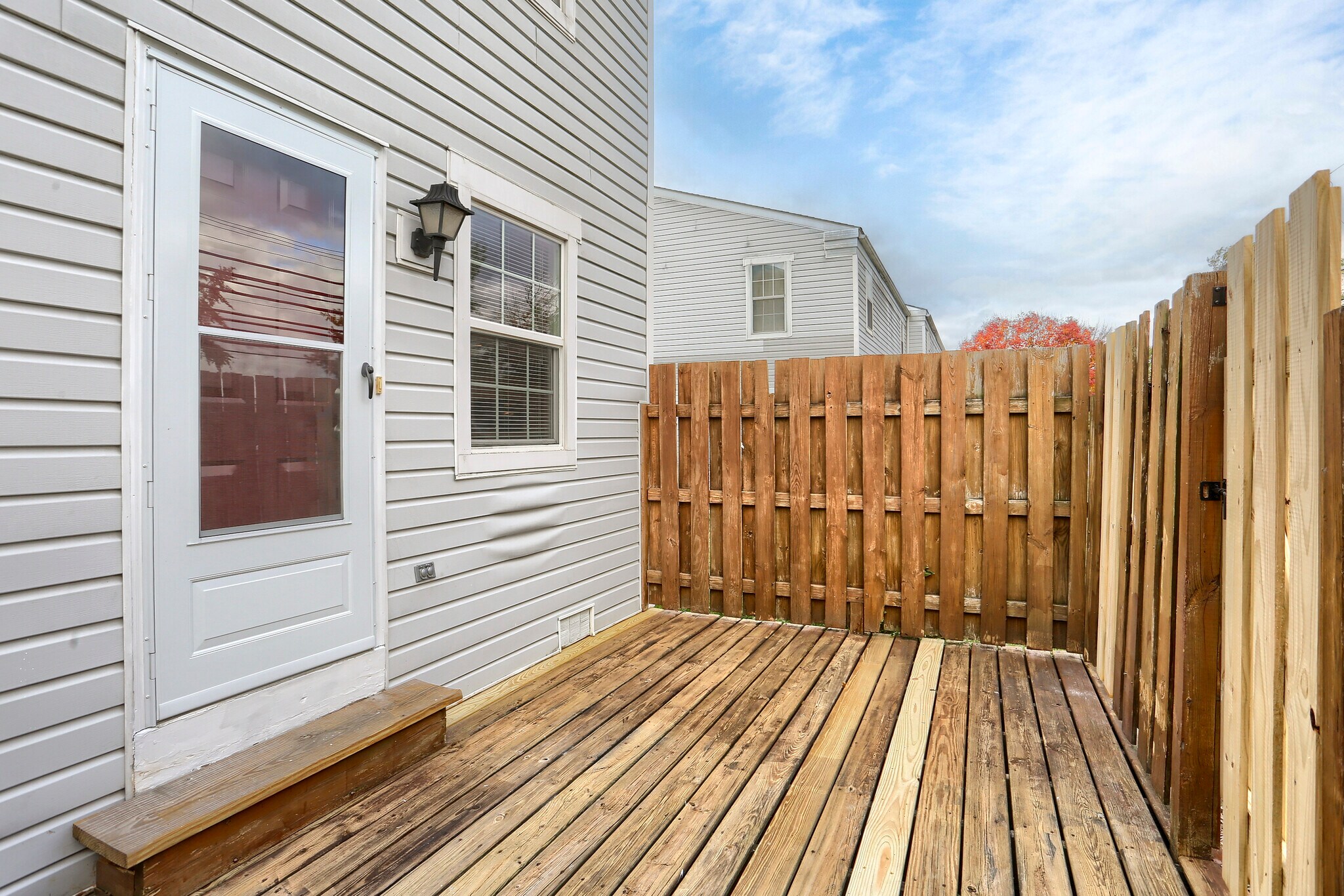 Building Photo - 843 Old Silver Spring Rd