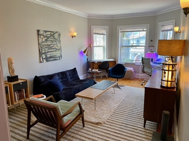 Primary Photo - 1333 W Winona St