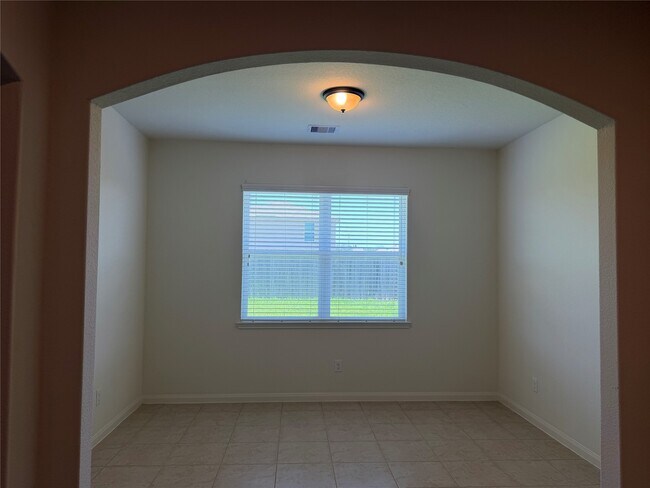 Building Photo - 21102 Echo Manor Dr