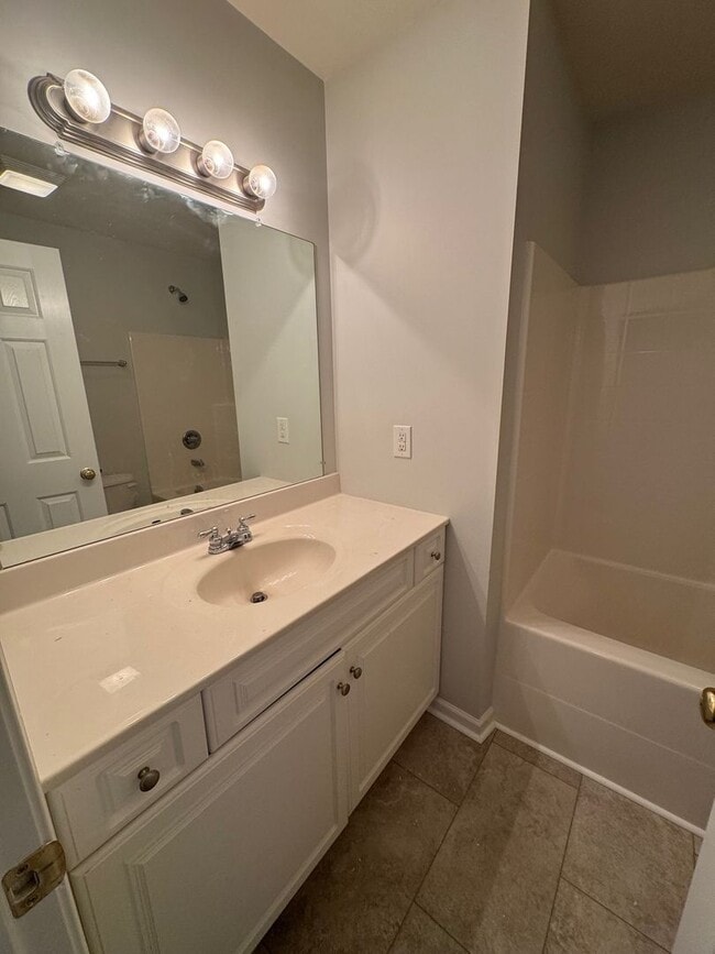 Building Photo - Brick End Unit Home in Taylor Springs NEW ...