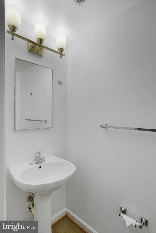 Building Photo - 1309 N Van Dorn St