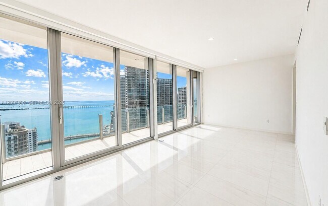 Building Photo - 300 Biscayne Blvd Way