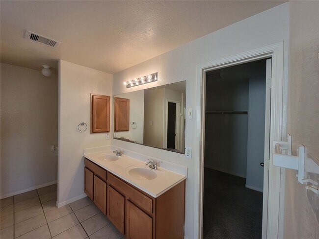 Building Photo - 2719 Indigo Stone Ln