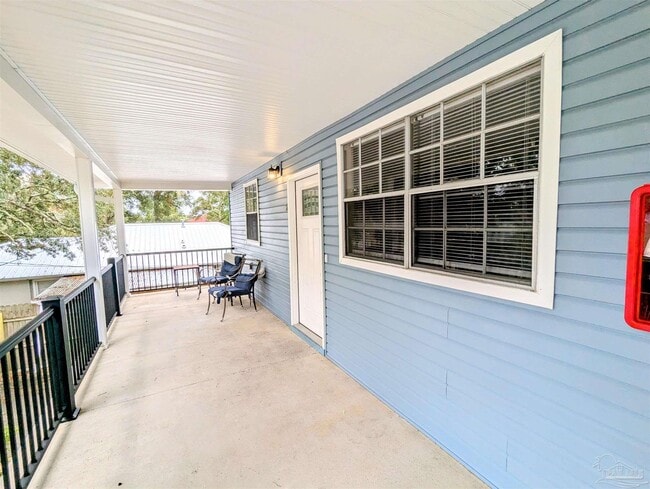 Building Photo - 708 Bayshore Dr