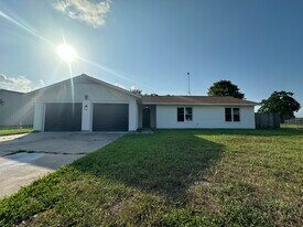 Building Photo - 241 Buck Square St