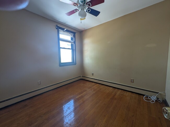 Building Photo - 1009 Grand Ave