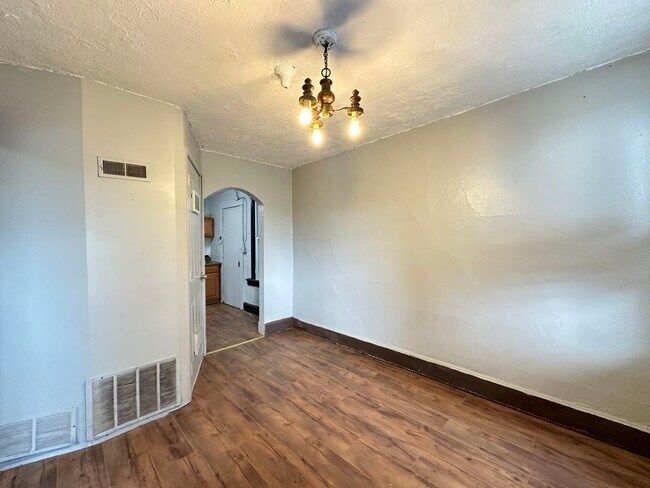 Building Photo - 1514 N Elston Ave