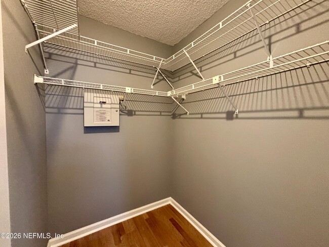 Building Photo - 7866 Aquarius Cir S