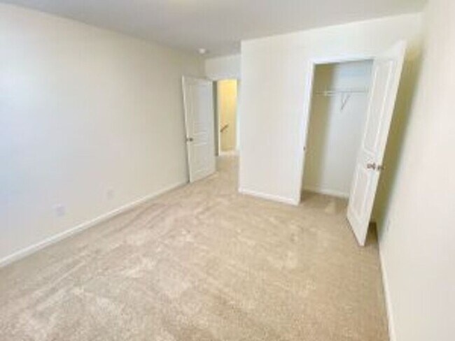 Building Photo - 233 Wahoo Cir