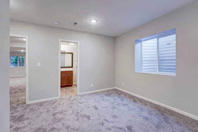 Building Photo - 6004 Nile Cir