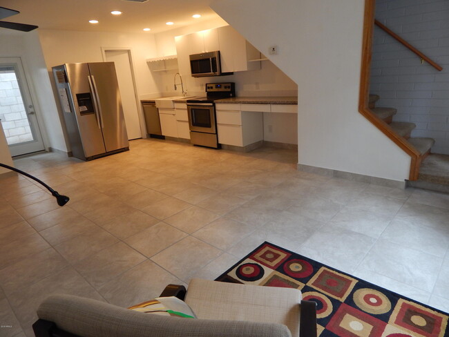Building Photo - 2021 S Granada Dr
