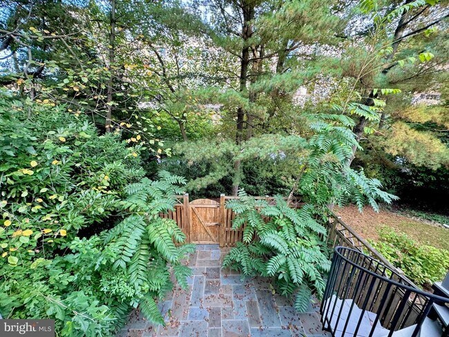 Building Photo - 11433 Hollowstone Dr