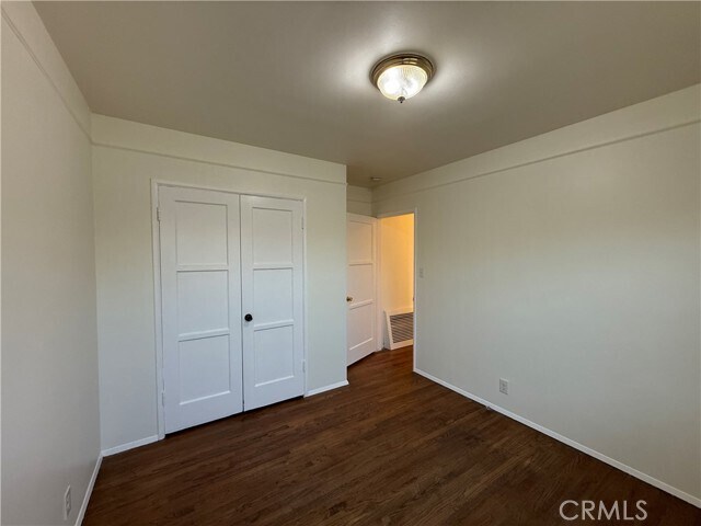 Building Photo - 2862 Knoxville Ave