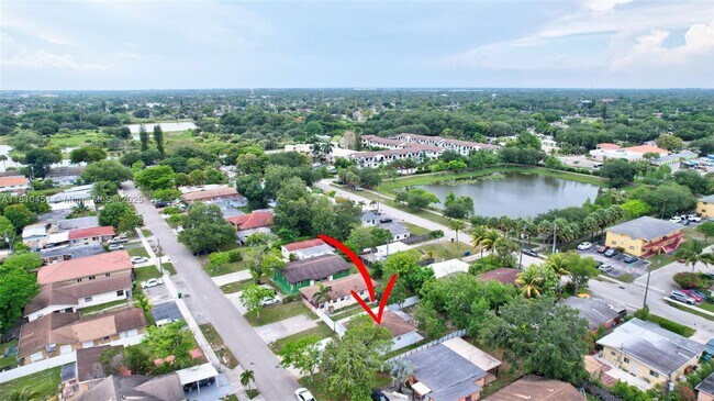 Building Photo - 6039 SW 38th St