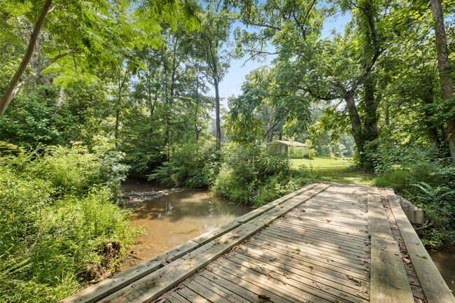 Building Photo - 1416 Hopewell Rd