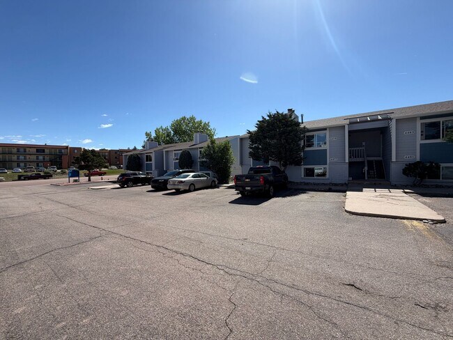 Building Photo - 4463 E Pikes Peak Ave