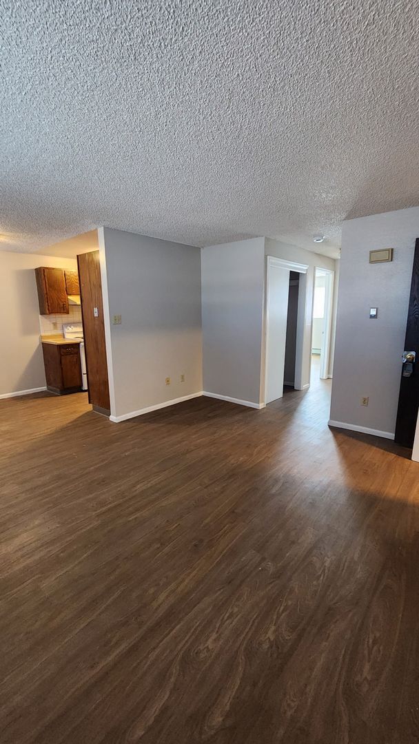 Building Photo - 4517 Parkview Dr