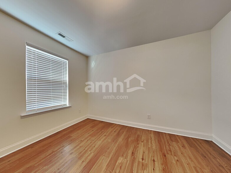 Building Photo - 6835 Thistle Down Dr