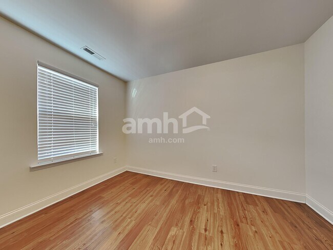 Building Photo - 6835 Thistle Down Dr