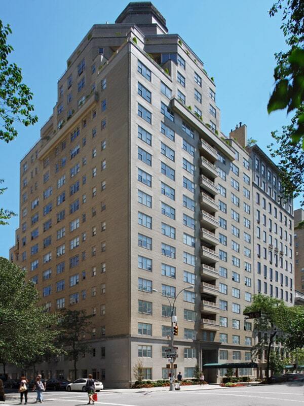 Building Photo - 945 5th Ave