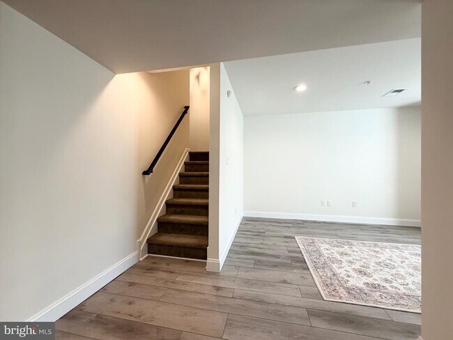 Building Photo - 308 Roarks Trail