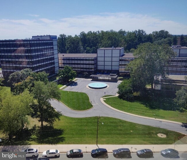 Building Photo - 4515 Willard Ave