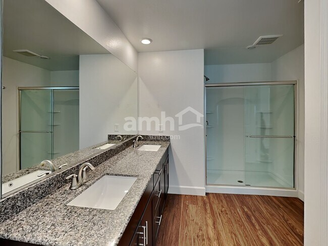 Building Photo - 670 W Laredo Ave