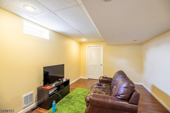 Building Photo - 29 Vocisano Ct